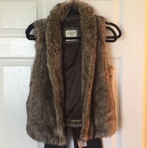 Abercrombie & Fitch Faux Fur Vest